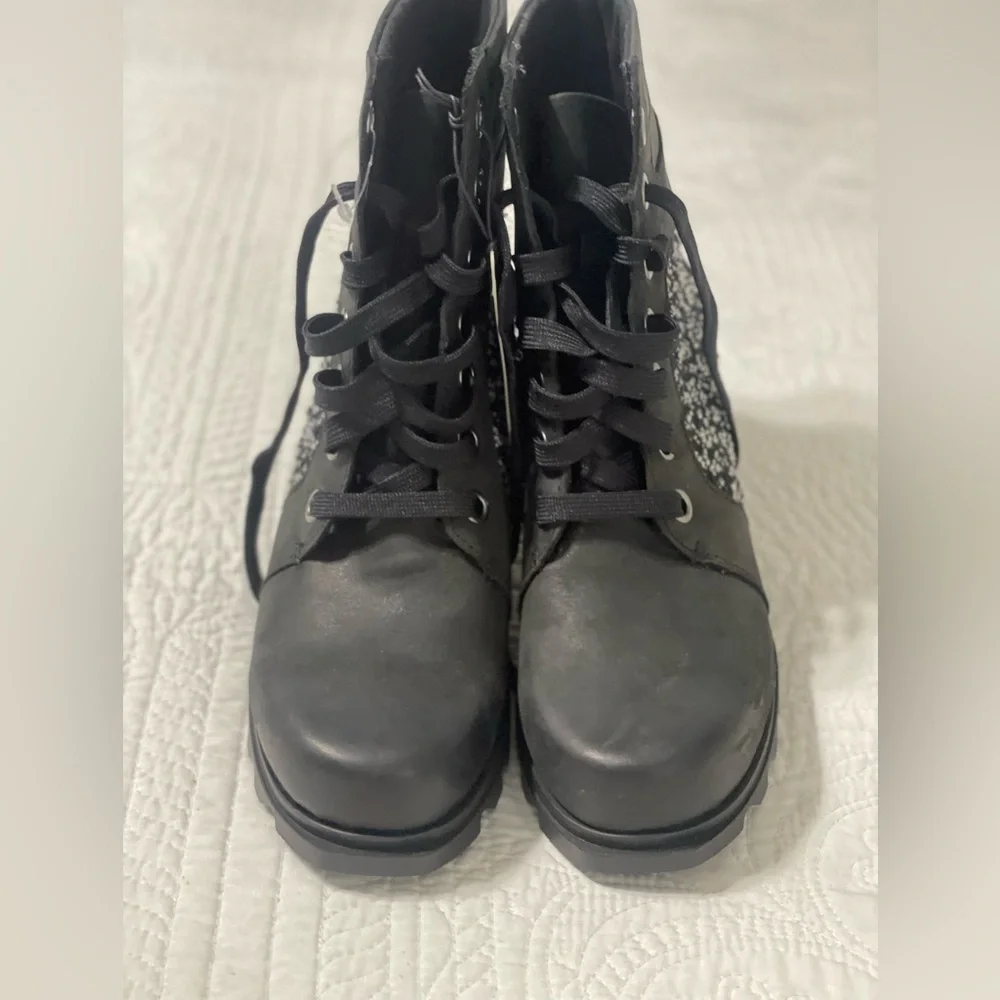 Sorel Joan of Arctic Waterproof Wedge III Lexie Lace-Up Bootie Size 10 New!